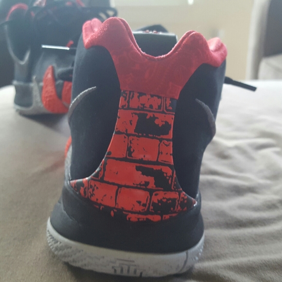 Nike Kyrie 4 w/ box - Picture 3 of 3